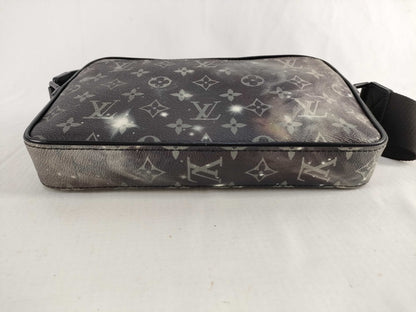 LOUIS VUITTON Bumbag Shoulder Bag