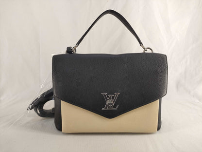LOUIS VUITTON Lock Me Shoulder Bag/Handbag