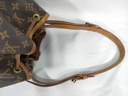 LOUIS VUITTON Monogram Louis Vuitton Noe Shoulder Bag