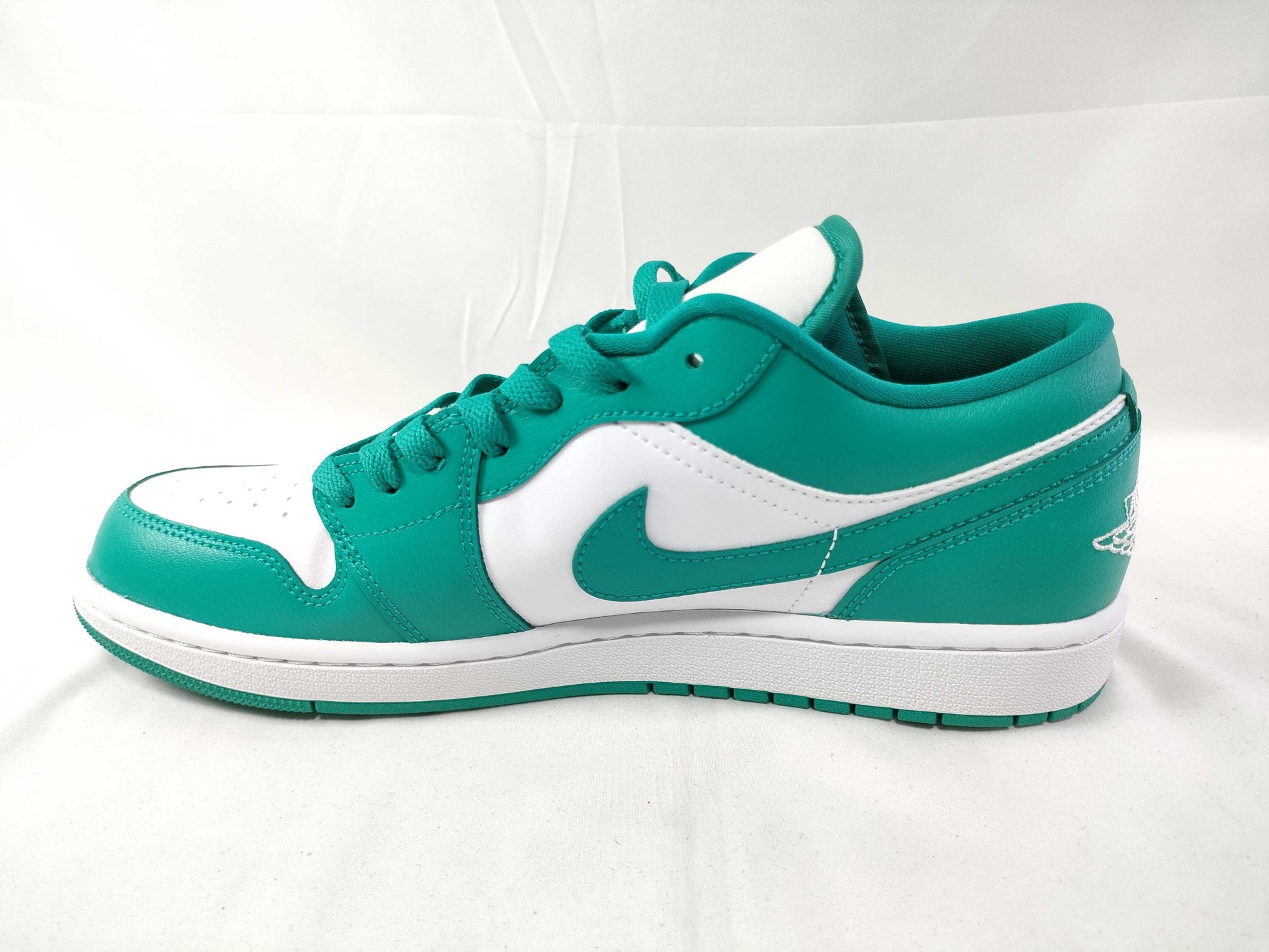 New NIKE WMNS AIR JORDAN1 LOW DC0774 132 Sneakers