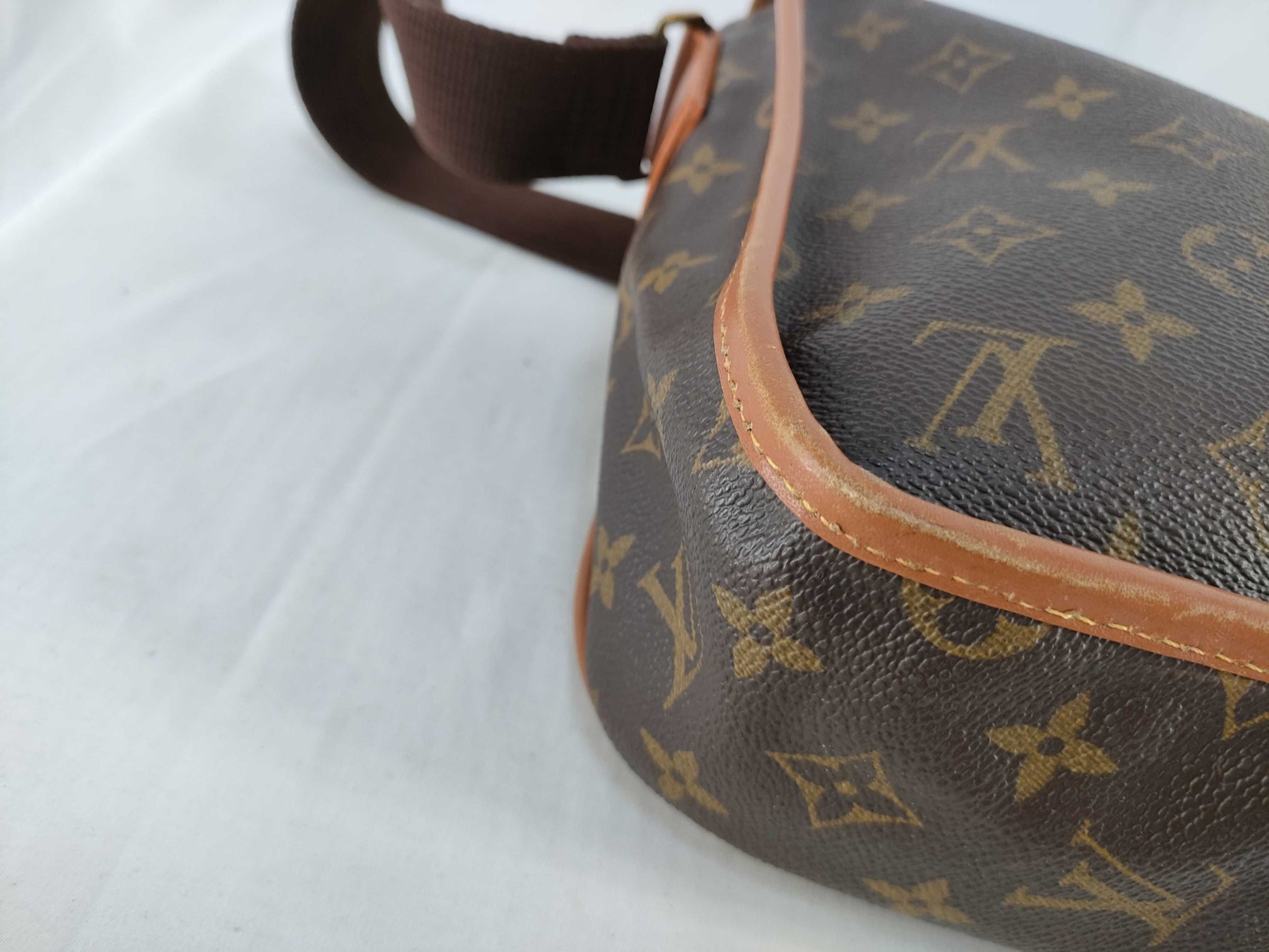 LOUIS VUITTON Monogram Louis Vuitton Messenger Bosfall PM Shoulder Shoulder Bag