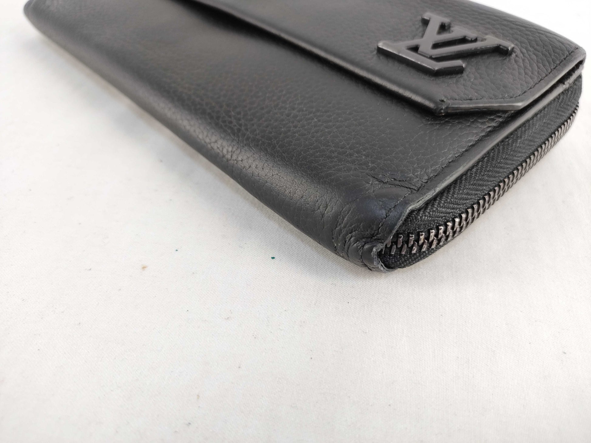 LOUIS VUITTON Zippy Dragonne Aerogram GA0211 Wallet