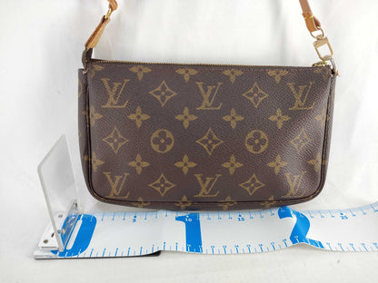 LOUIS VUITTON Monogram Accessoir Monogram AR0030 Pouch