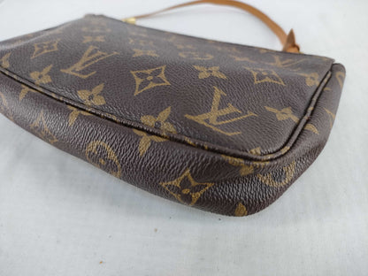 LOUIS VUITTON Monogram Accessoir Monogram VI0999 Pouch