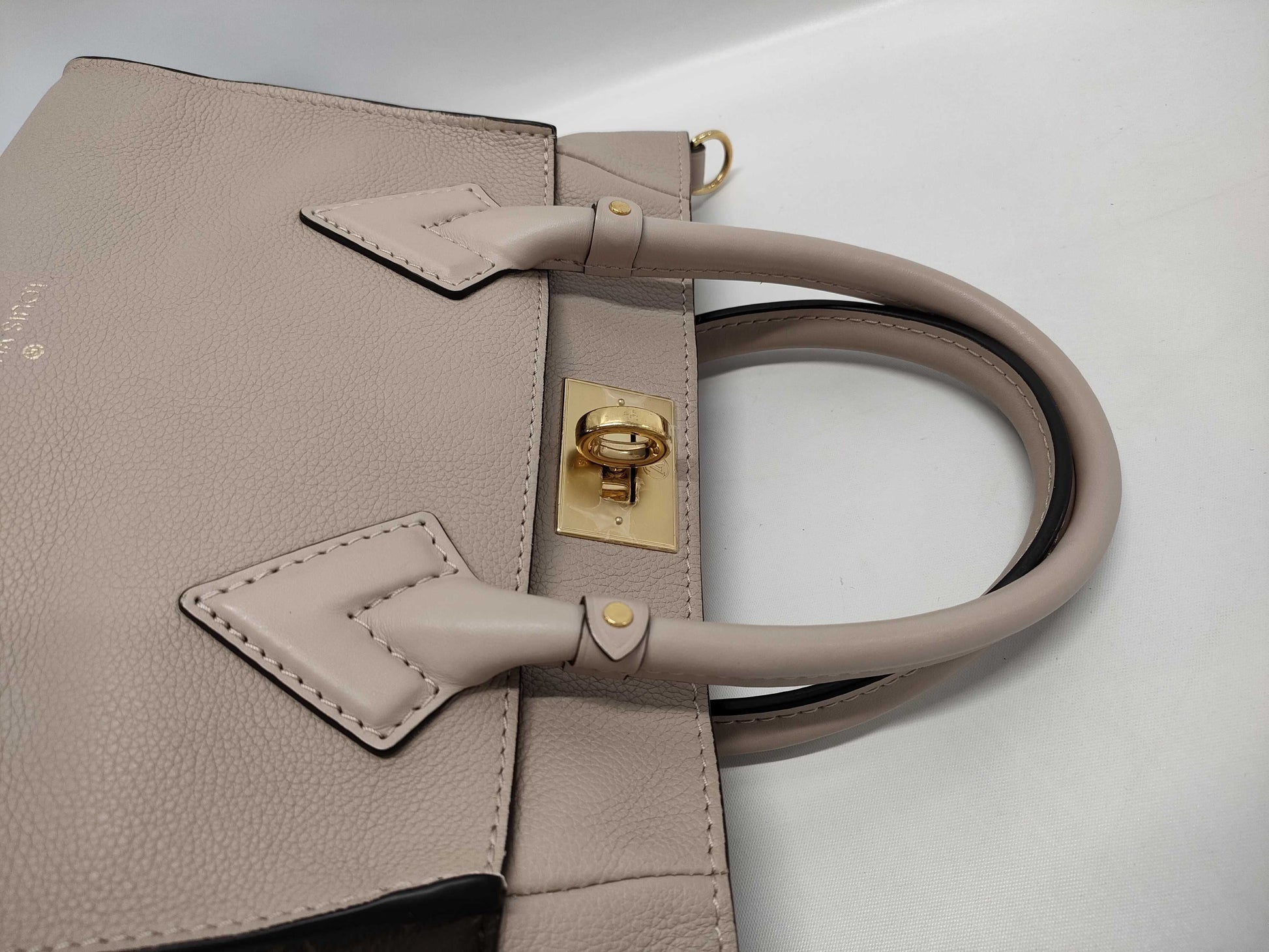 LOUIS VUITTON Louis Vuitton On My Side Handbag Handbag