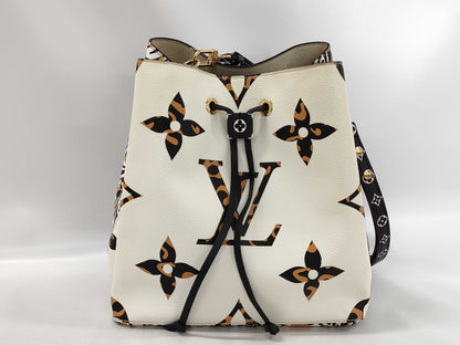 LOUIS VUITTON Louis Vuitton Monogram Jungle Neonoe M44679 Bag