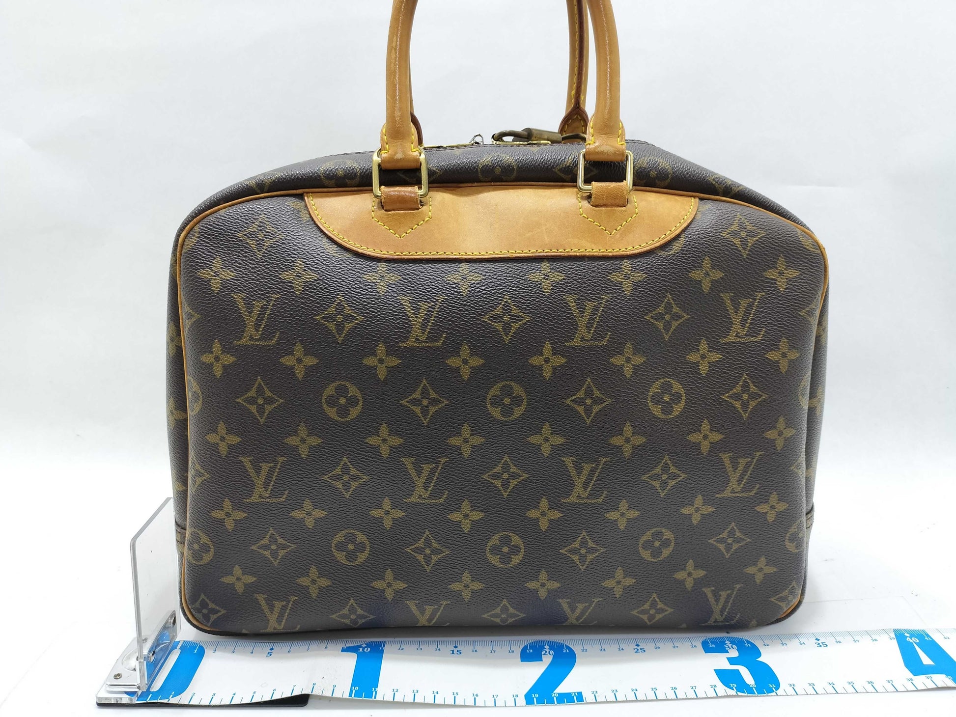 LOUIS VUITTON Monogram Louis Vuitton Monogram Deauville Handbag