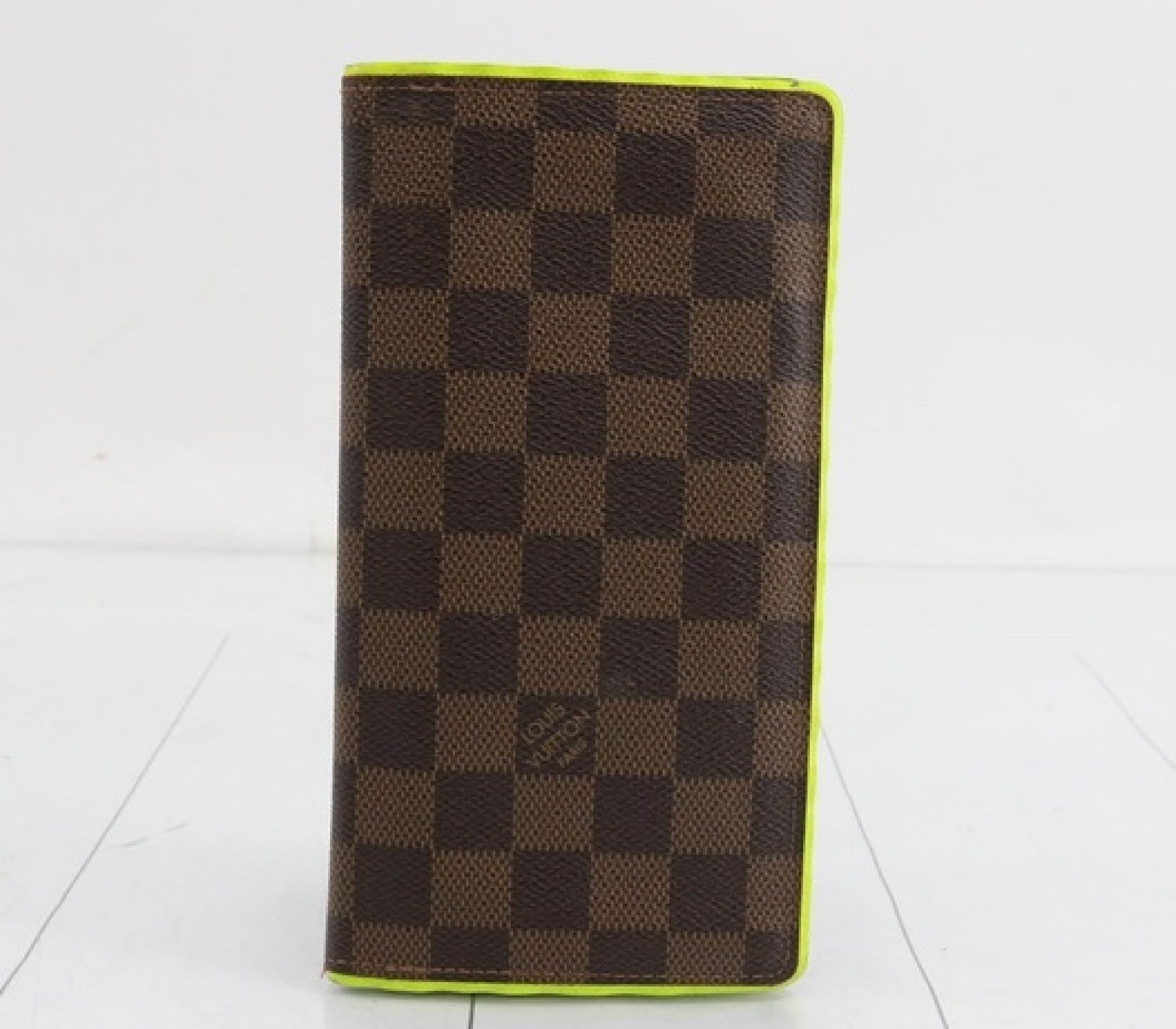 LOUIS VUITTON Damier Wallet Bag