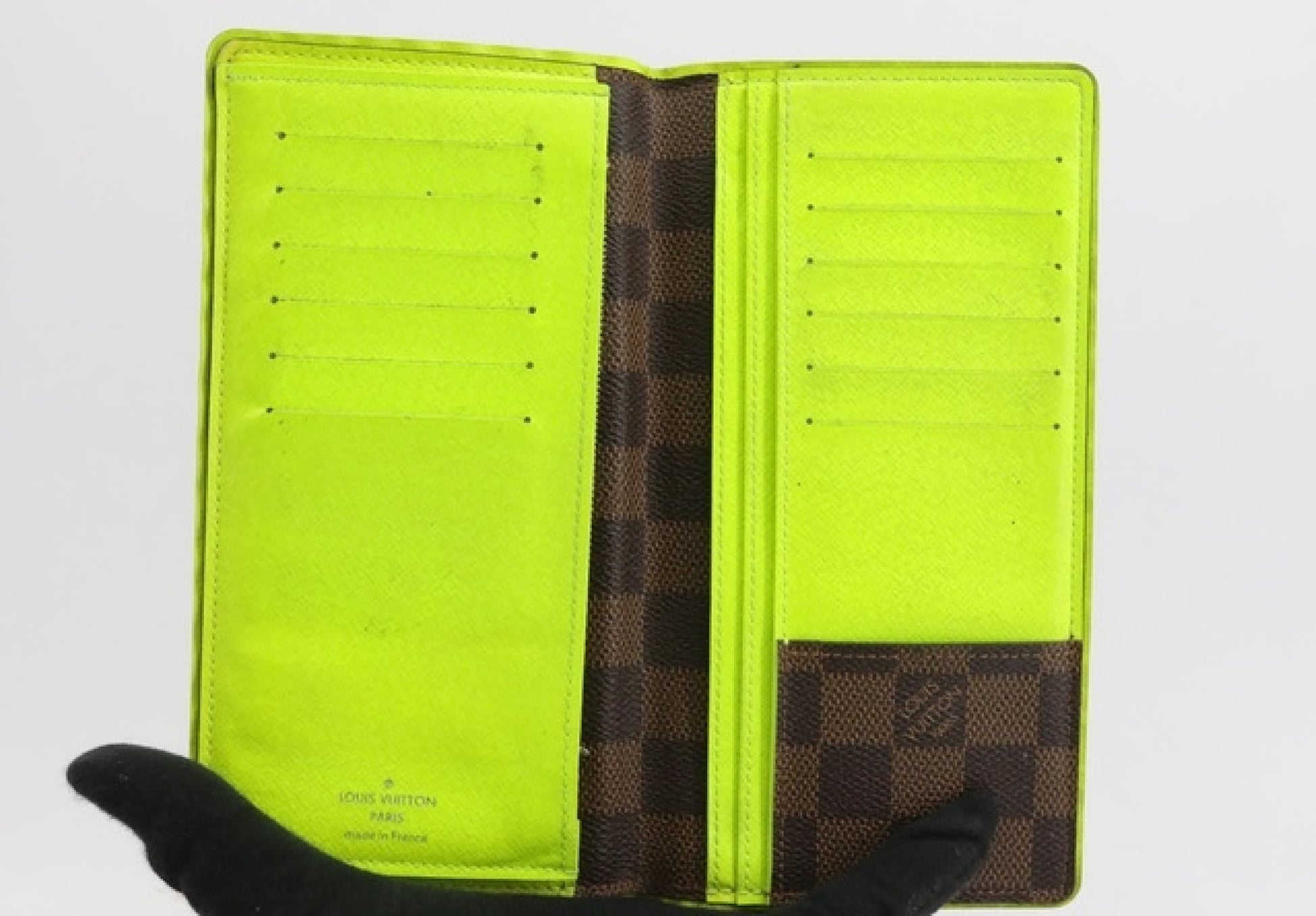 LOUIS VUITTON Damier Wallet Bag