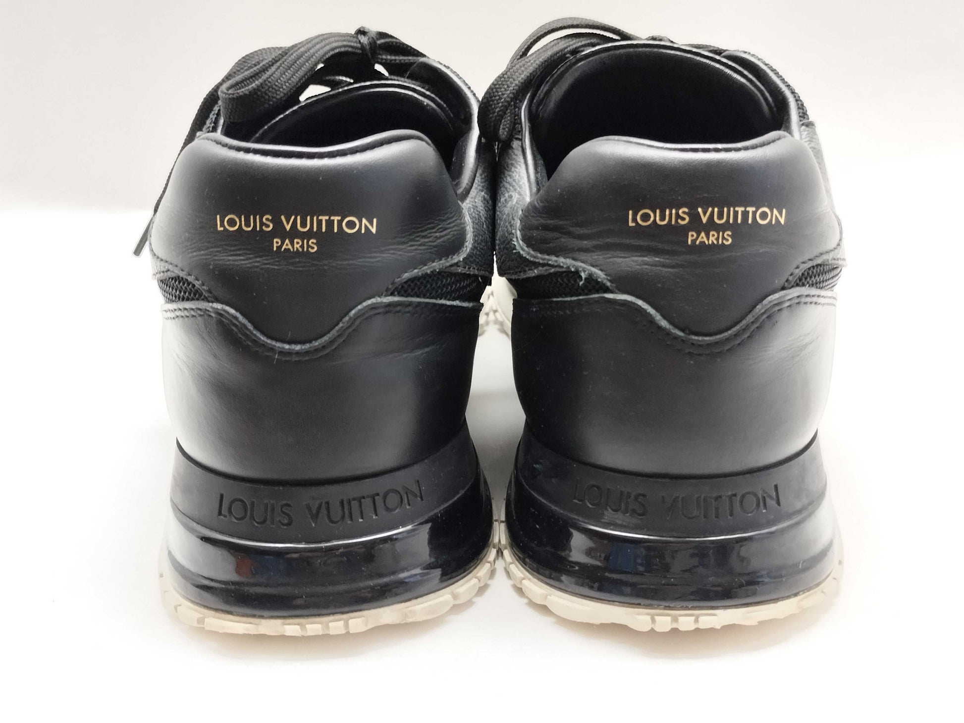 LOUIS VUITTON ◎. Sneakers