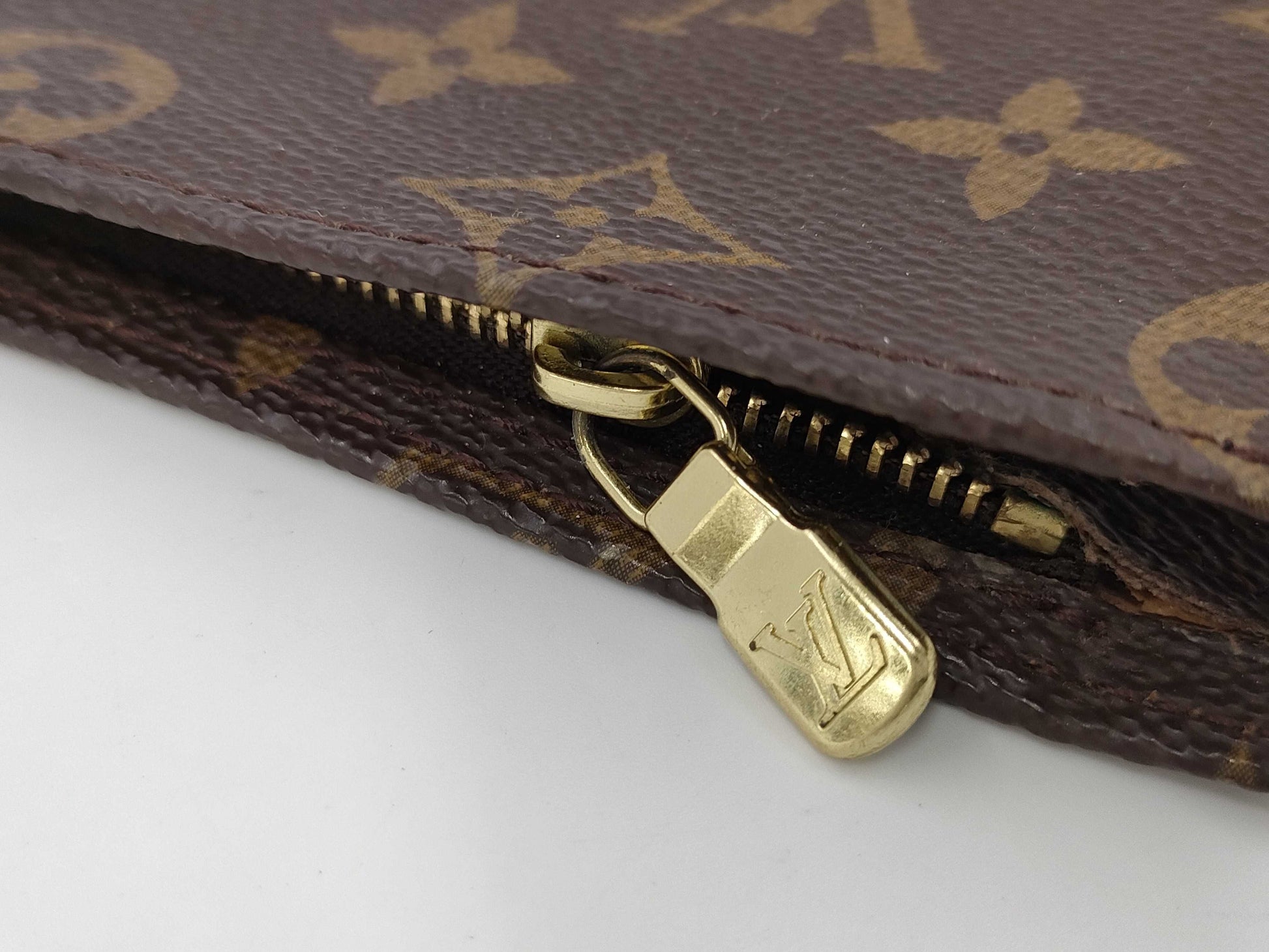 LOUIS VUITTON Louis Vuitton Monogram Pochette Toilette Pouch