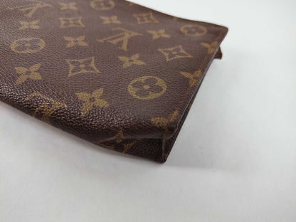 LOUIS VUITTON Monogram Poche Toilette Monogram Pouch