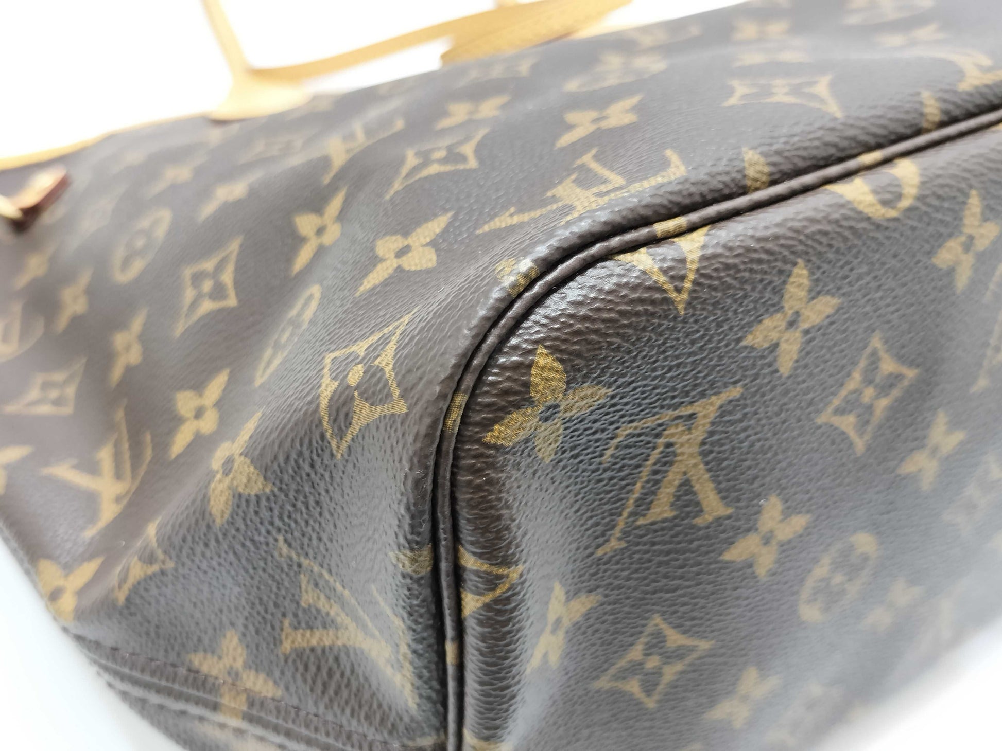 LOUIS VUITTON Monogram Vuitton Monogram Neverful MM Tote Bag