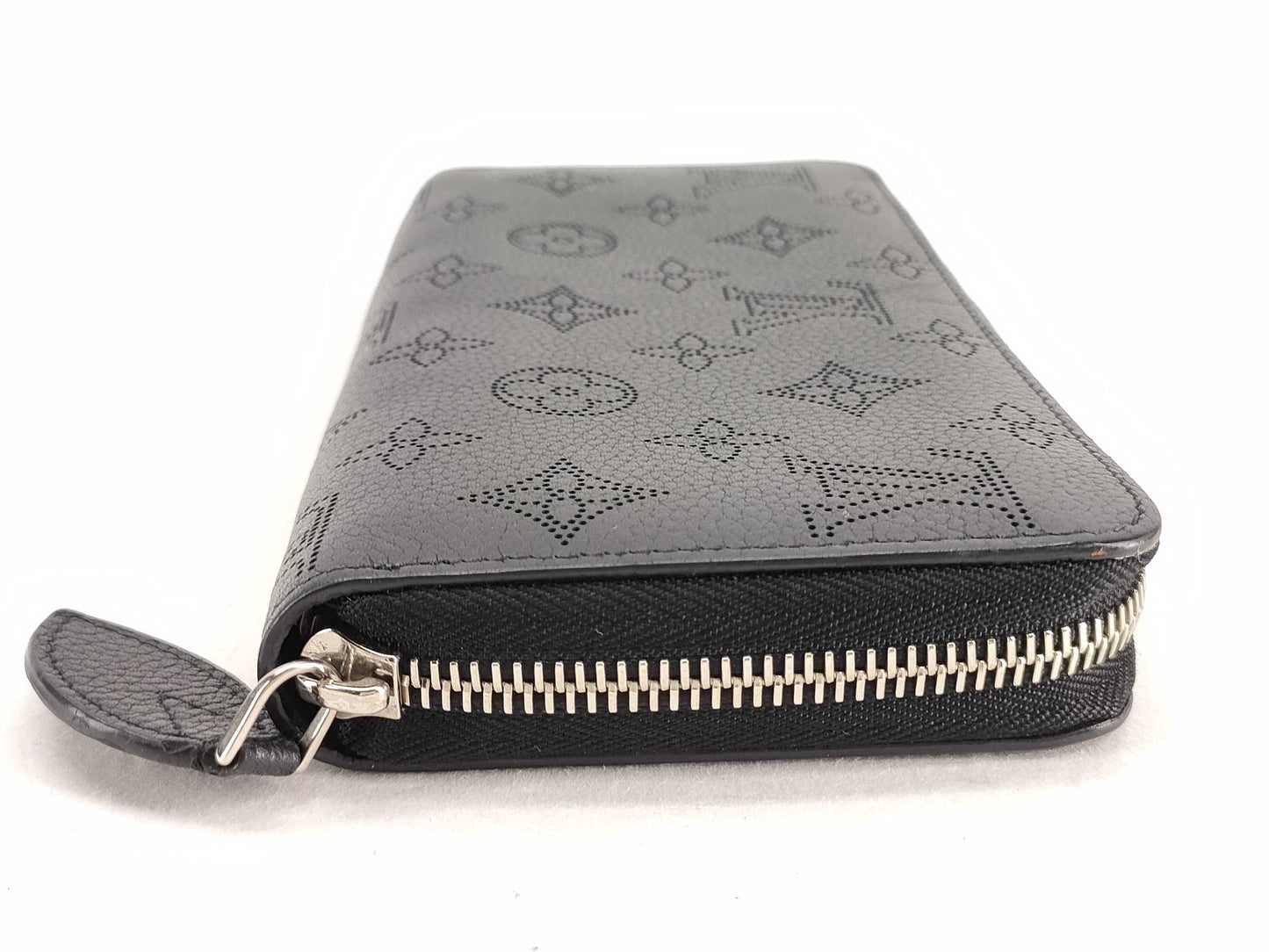 LOUIS VUITTON Mahina Zippy Wallet M61867 Wallet