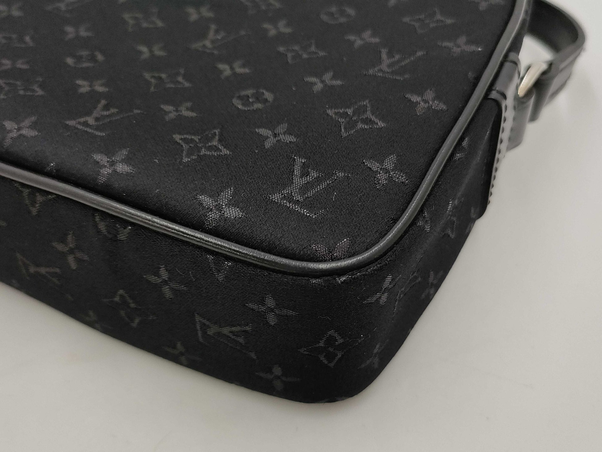 LOUIS VUITTON Pochette Comte de Fée Bag in Monogram Satin M92275