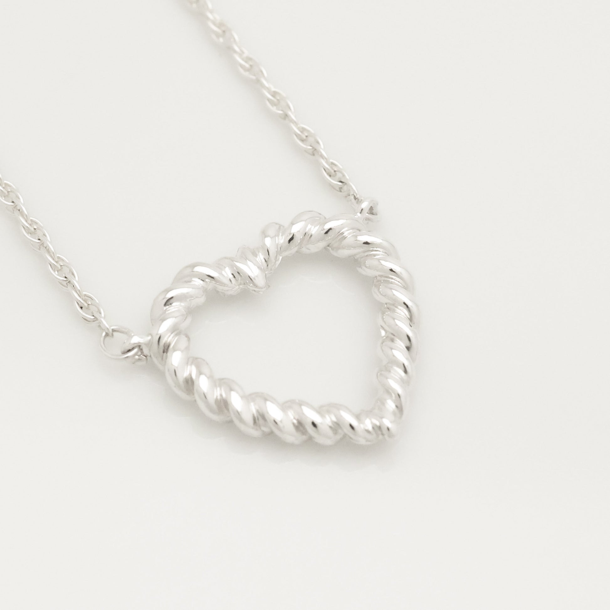 Tiffany&Co. Tiffany&Co. TIFFANY&Co. Twisted Heart Necklace Silver 925 SV925 Weight 7.00g Necklace