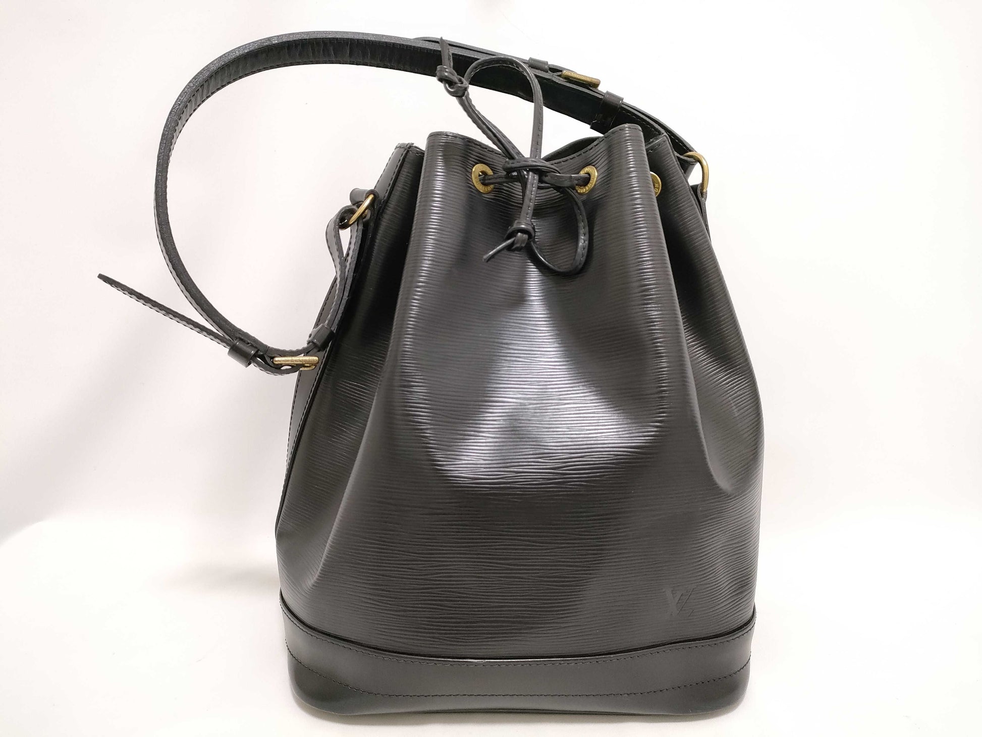 LOUIS VUITTON Epi Noe M52052 Shoulder Bag