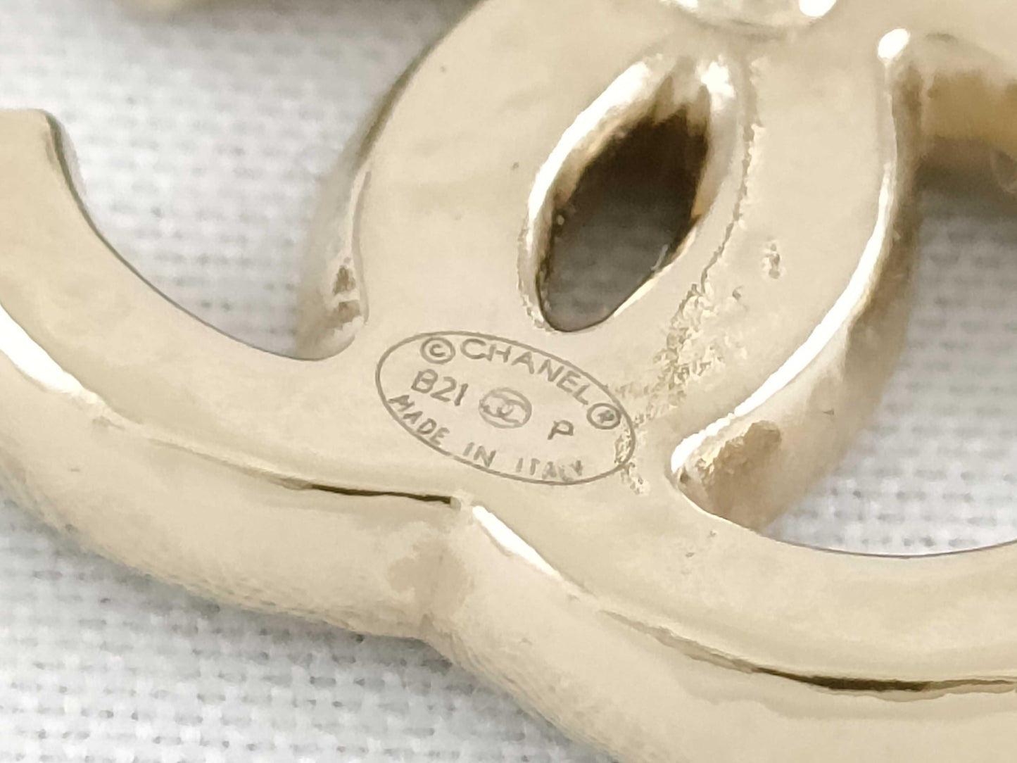 CHANEL Coco Mark Chanel B21P Earrings with Box