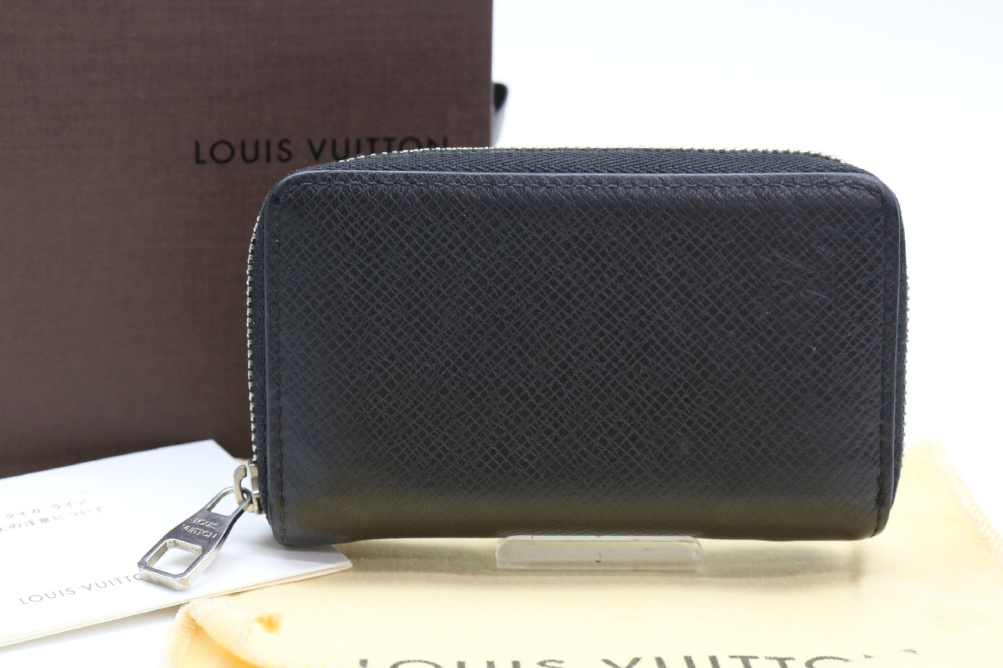 LOUIS VUITTON Taiga Taiga Coin Case