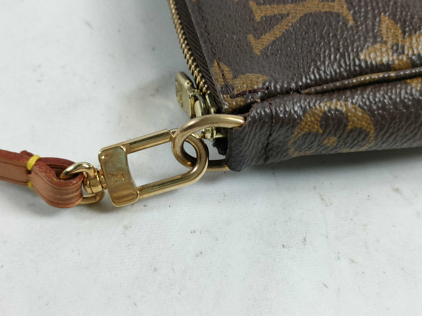 LOUIS VUITTON Monogram Accessoires M51980 Shoulder Bag