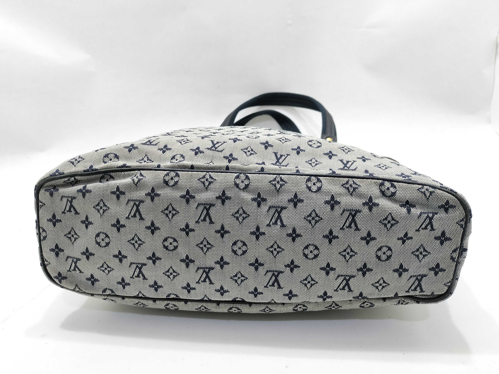 LOUIS VUITTON Monogram Louis Vuitton Monogram Mini Lucille GM M92675 Tote Bag
