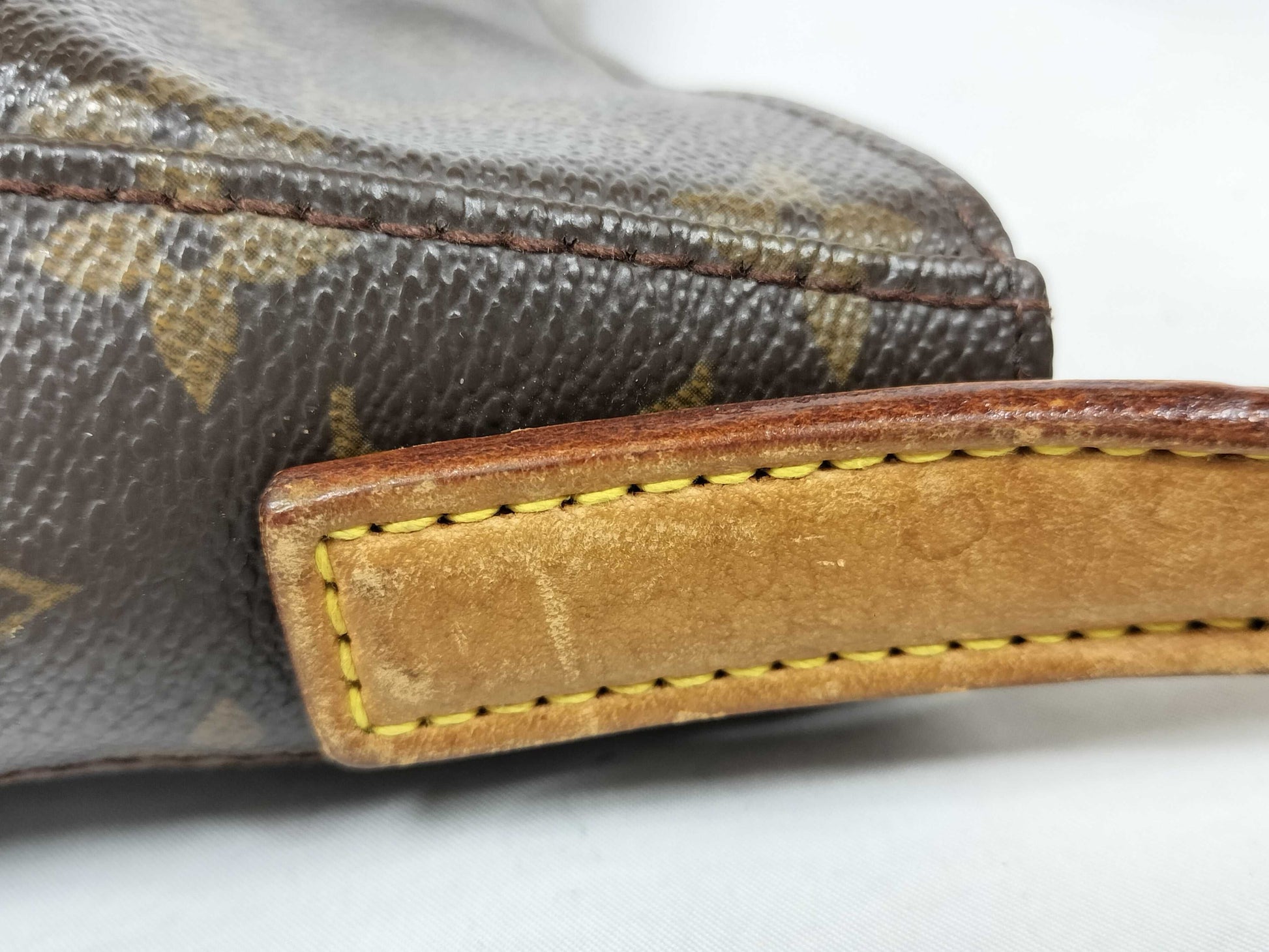 LOUIS VUITTON Monogram Louis Vuitton Looping GM Tote Bag