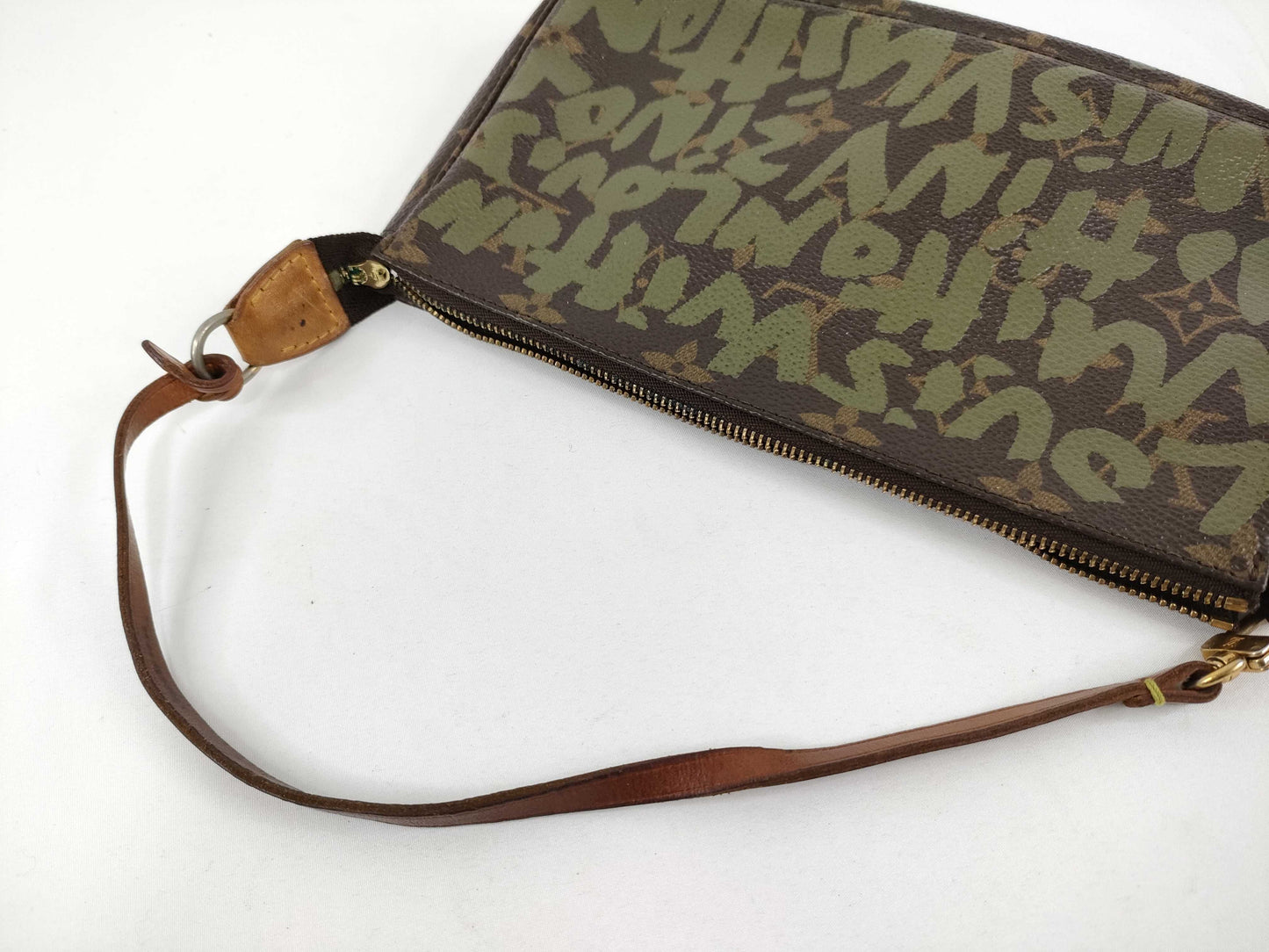LOUIS VUITTON Monogram Graffiti LOUIS VUITTON Graffiti M92191 Pochette Accessoires Handbag Pouch