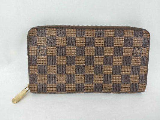 LOUIS VUITTON Damier Zippy Organizer Wallet 