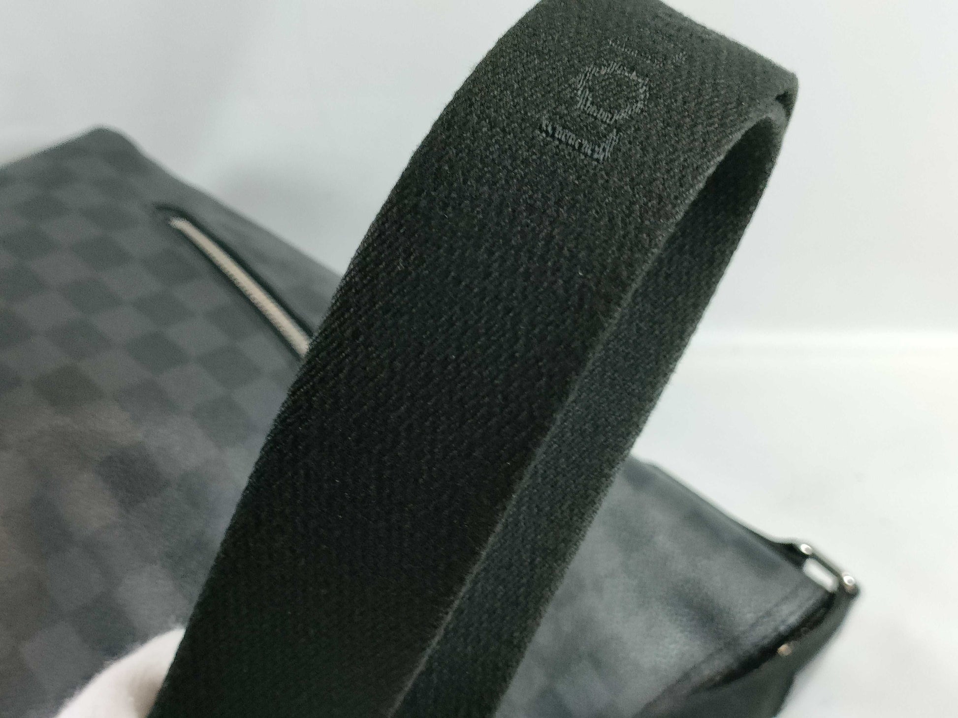 LOUIS VUITTON Damier Graphite Louis Vuitton Mick GM N41105 Shoulder Bag