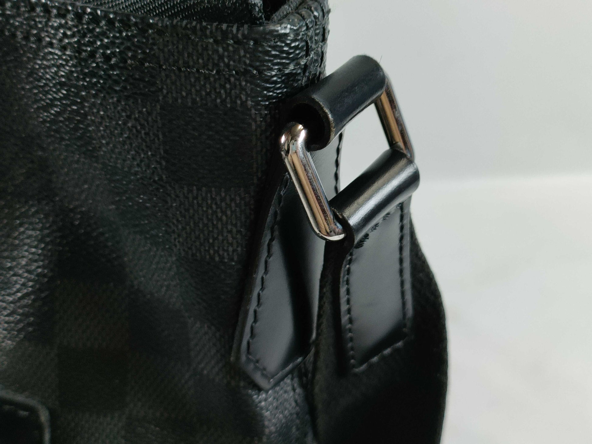 LOUIS VUITTON Damier Graphite Louis Vuitton Mick GM N41105 Shoulder Bag