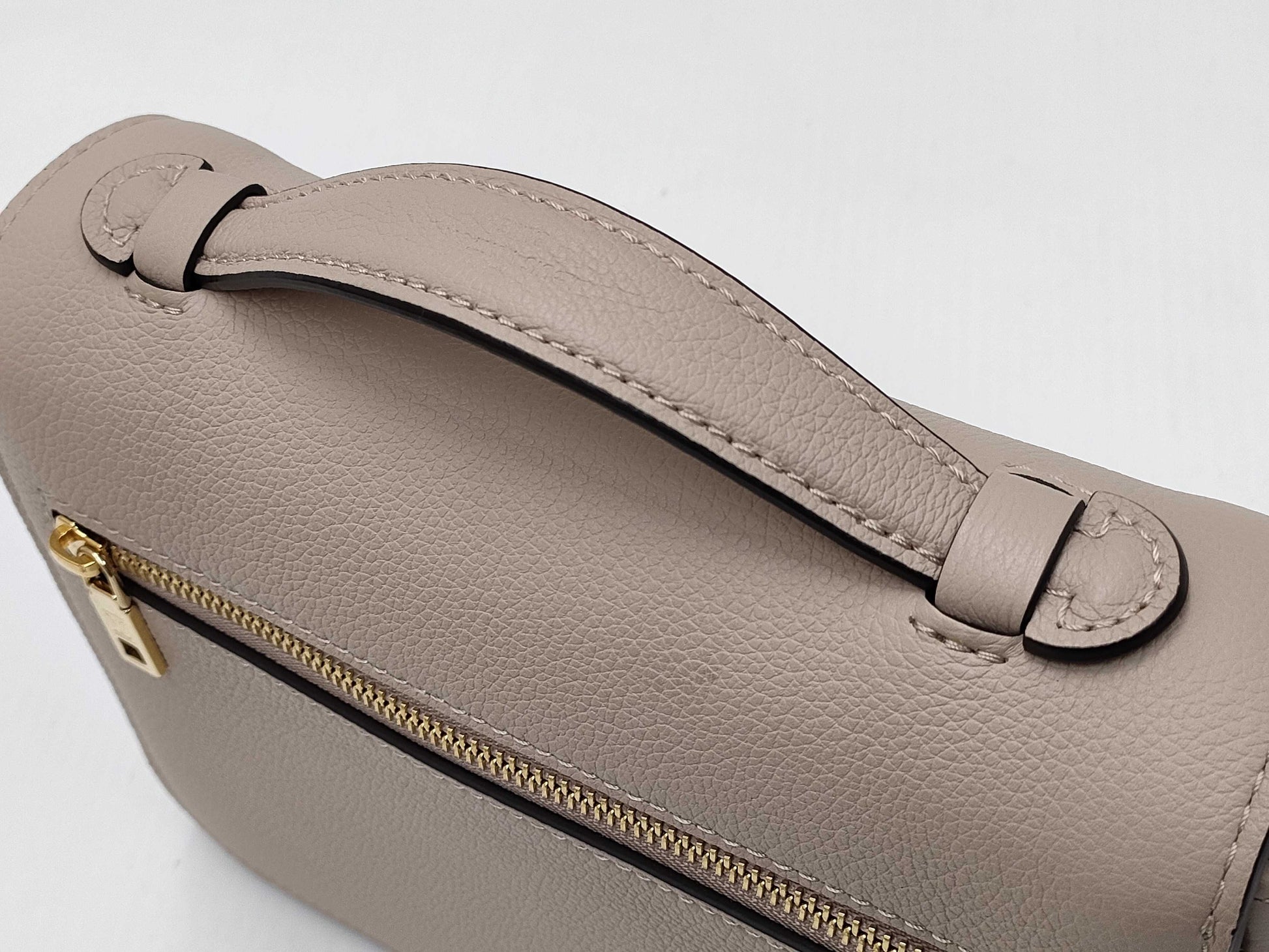 LOUIS VUITTON Limited Edition LV Lockme Oxford Handbag M22792 Includes Box, Bag, and Shoulder Strap