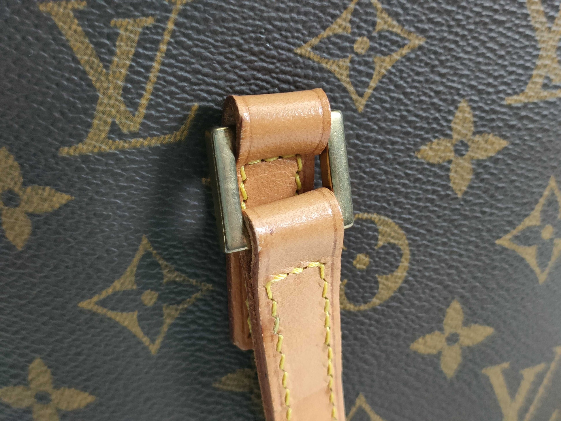 LOUIS VUITTON Monogram Louis Vuitton M51172 Monogram Vavin Handbag