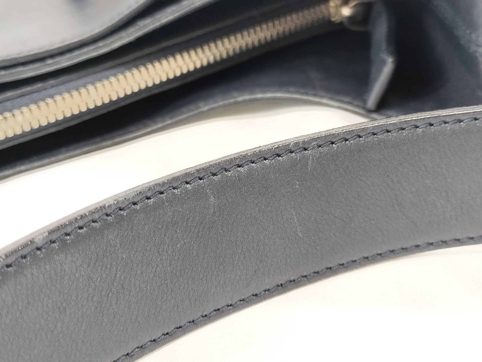 Salvatore Ferragamo Gancini One-Shoulder Bag AB21 0170