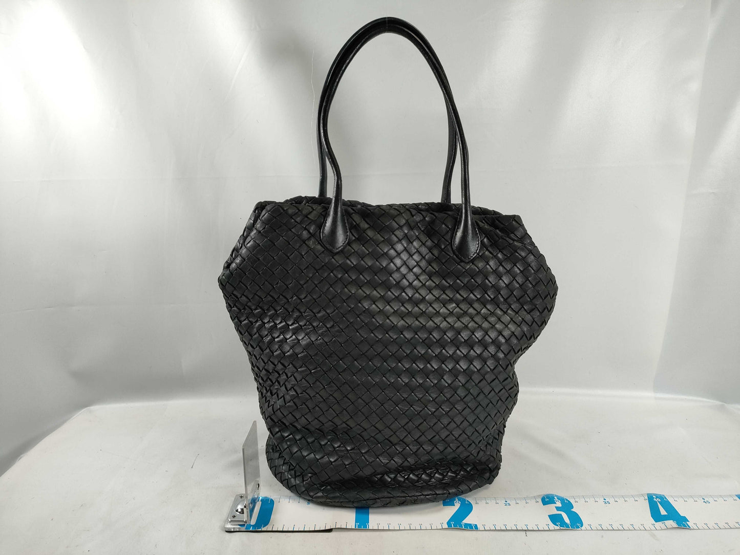 BOTTEGA VENETA Intrecciato Leather Bucket Black Tote Bag