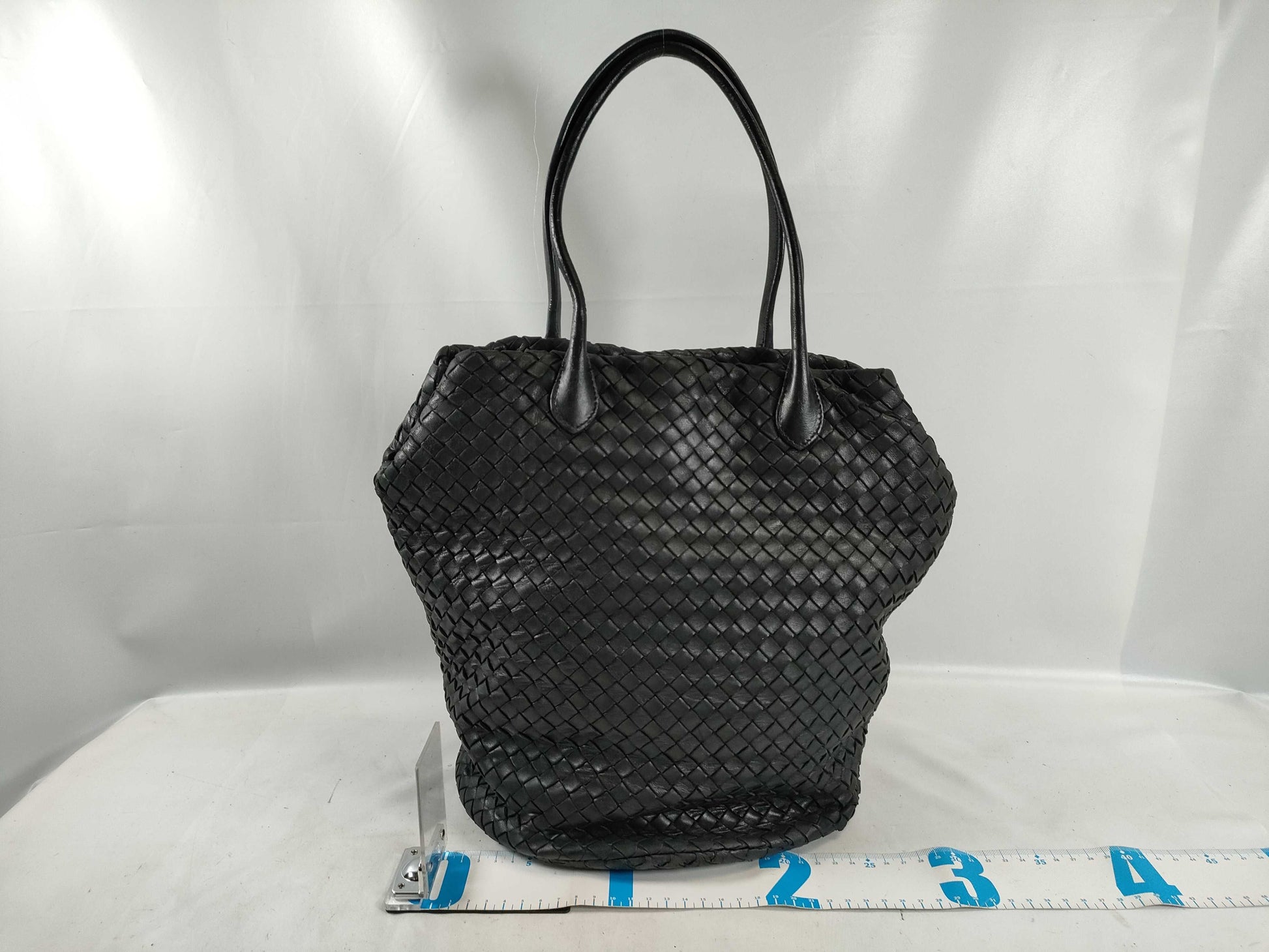 BOTTEGA VENETA Intrecciato Leather Bucket Black Tote Bag