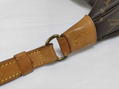 LOUIS VUITTON Monogram Shoulder Bag