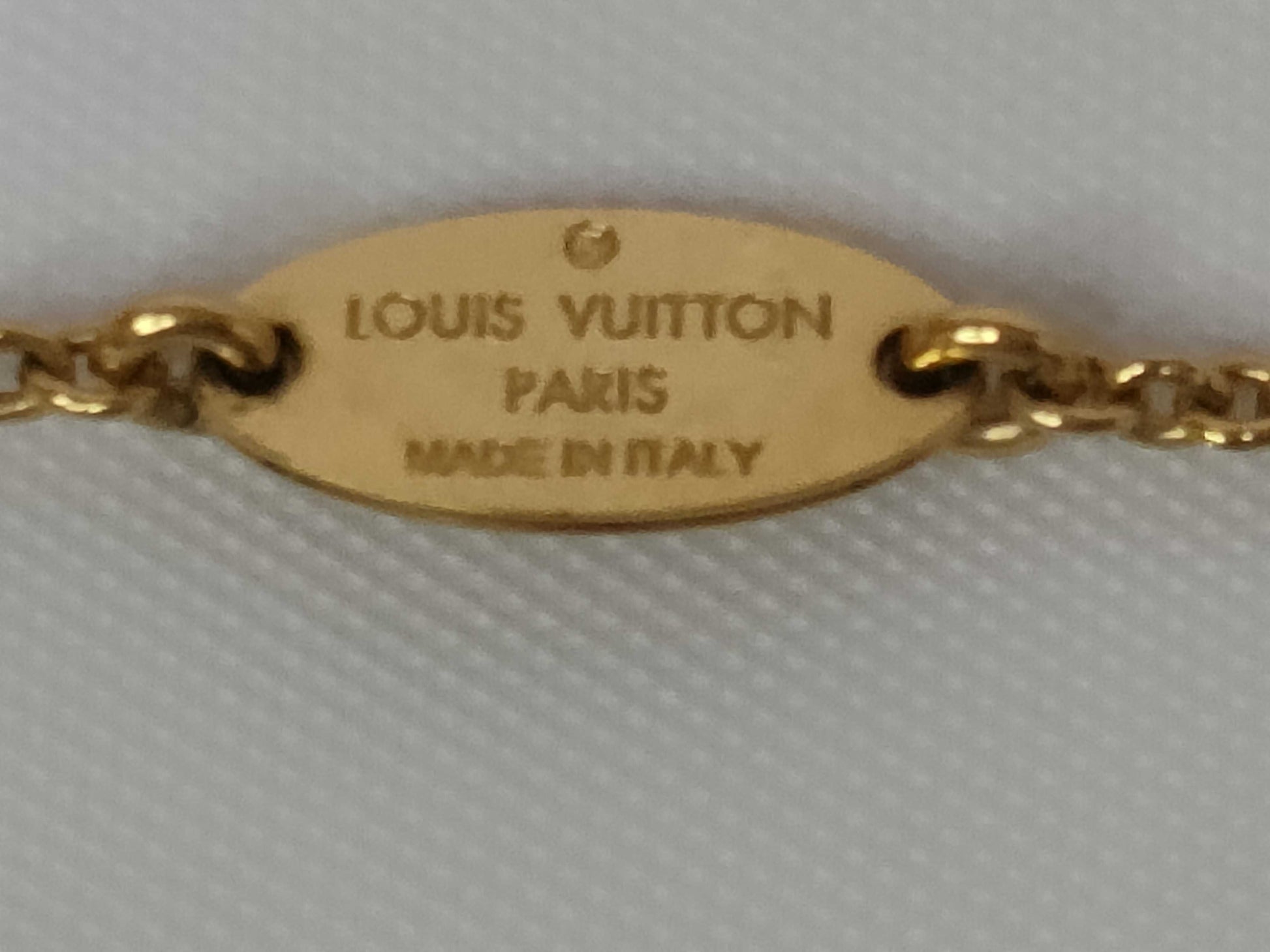 LOUIS VUITTON LV Essential V Necklace Necklace