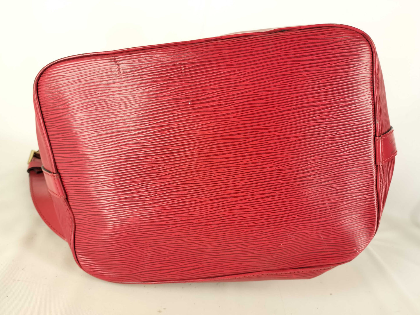 LOUIS VUITTON Epi Leather One-Shoulder Drawstring Shoulder Bag Petit Noe M44107 Epi Leather Castilian Red A20933 Shoulder Bag