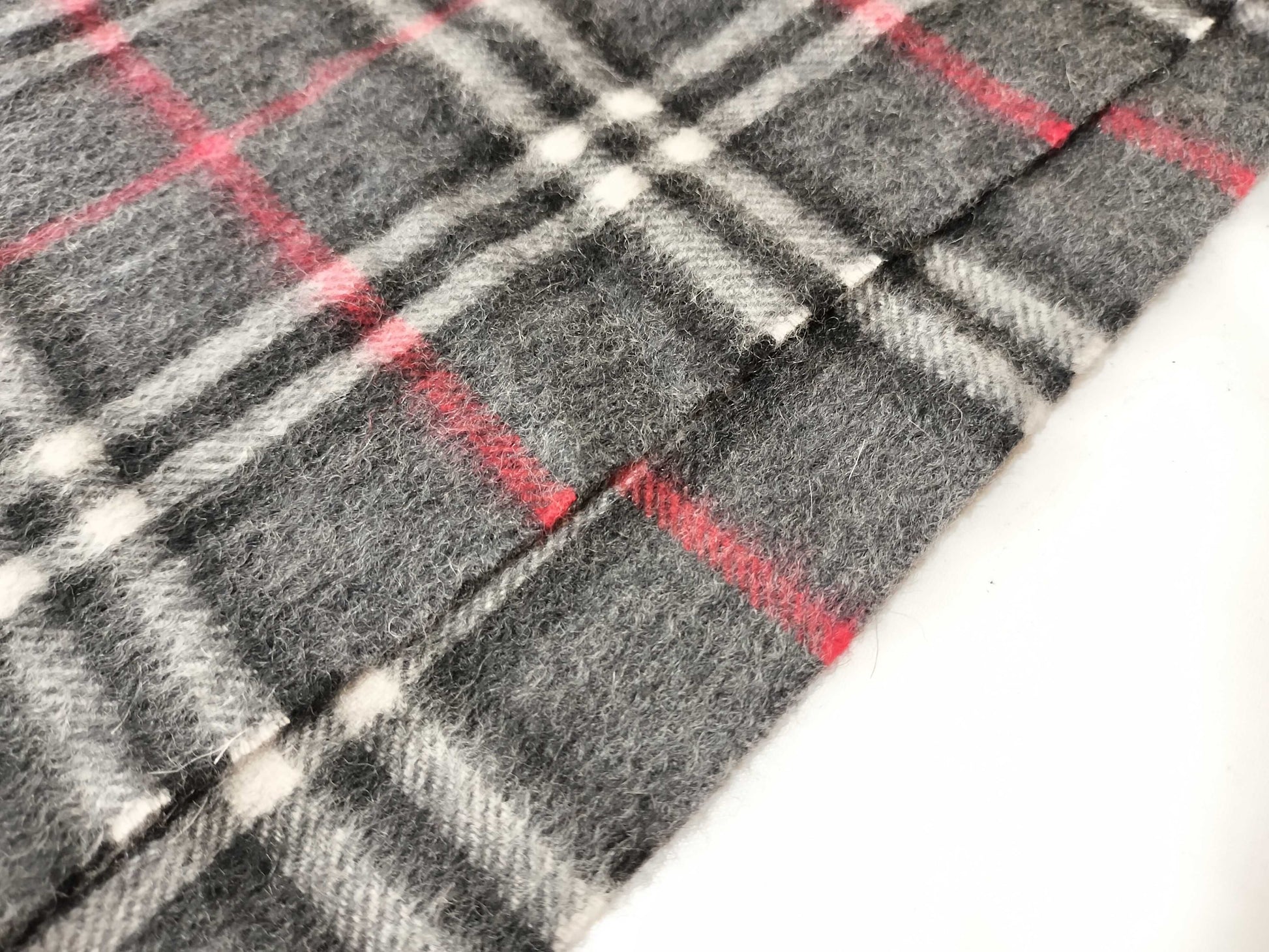 Burberrys Fringe Scarf, Nova Check, Made in England, 100% Cashmere, Dark Gray Scarf