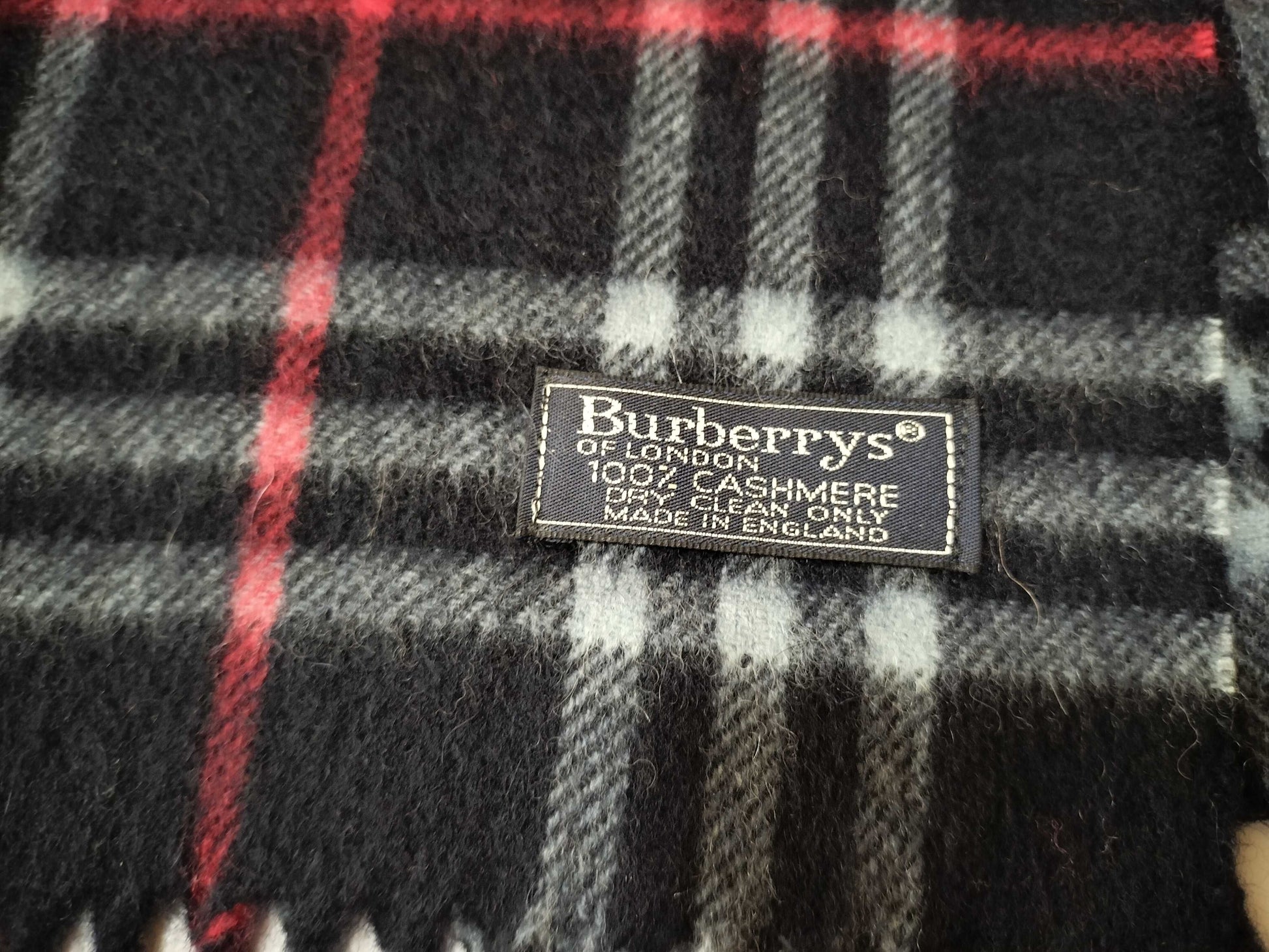 Burberrys Fringe Scarf, Nova Check, Made in England, 100% Cashmere, Navy
