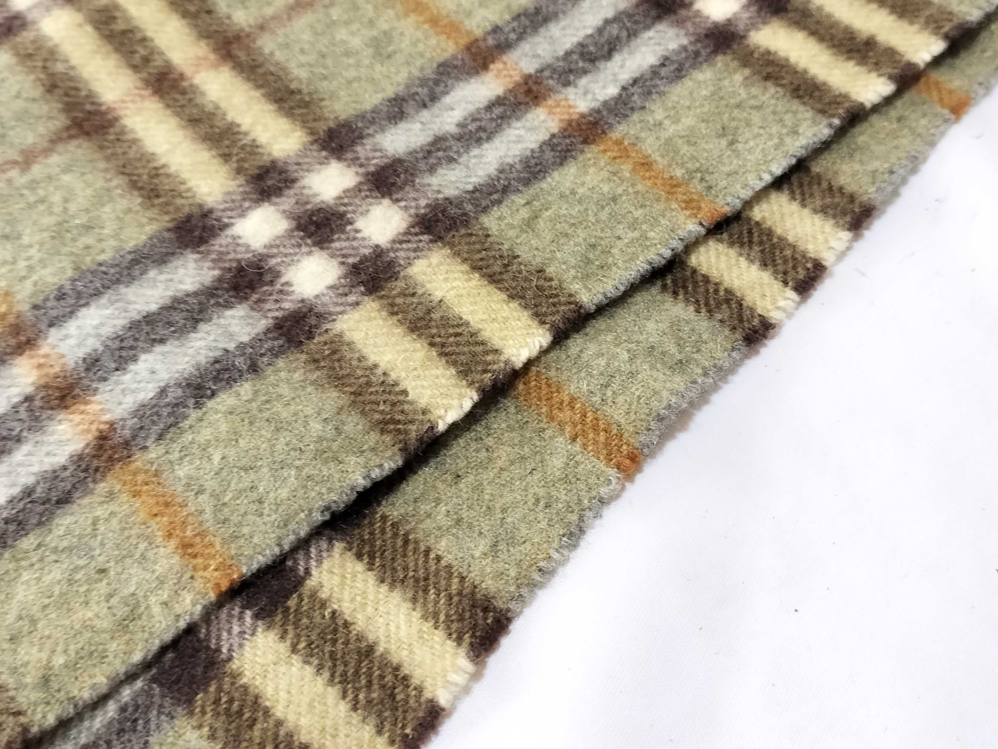 Burberrys Fringe Scarf, Nova Check, Made in England, 100% Cashmere, Green Scarf