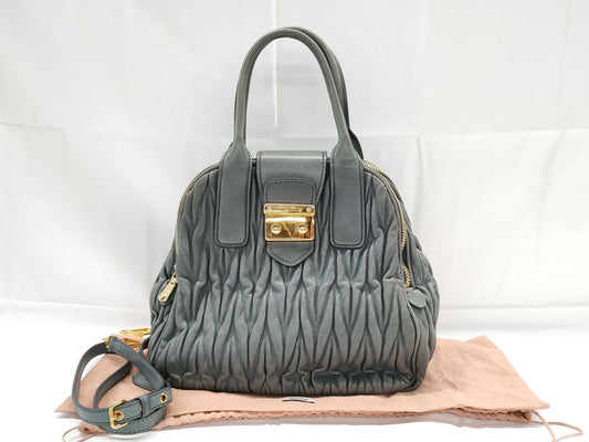 Miu Miu Miu Miu Matelasse 2-way handbag/shoulder bag with gold hardware