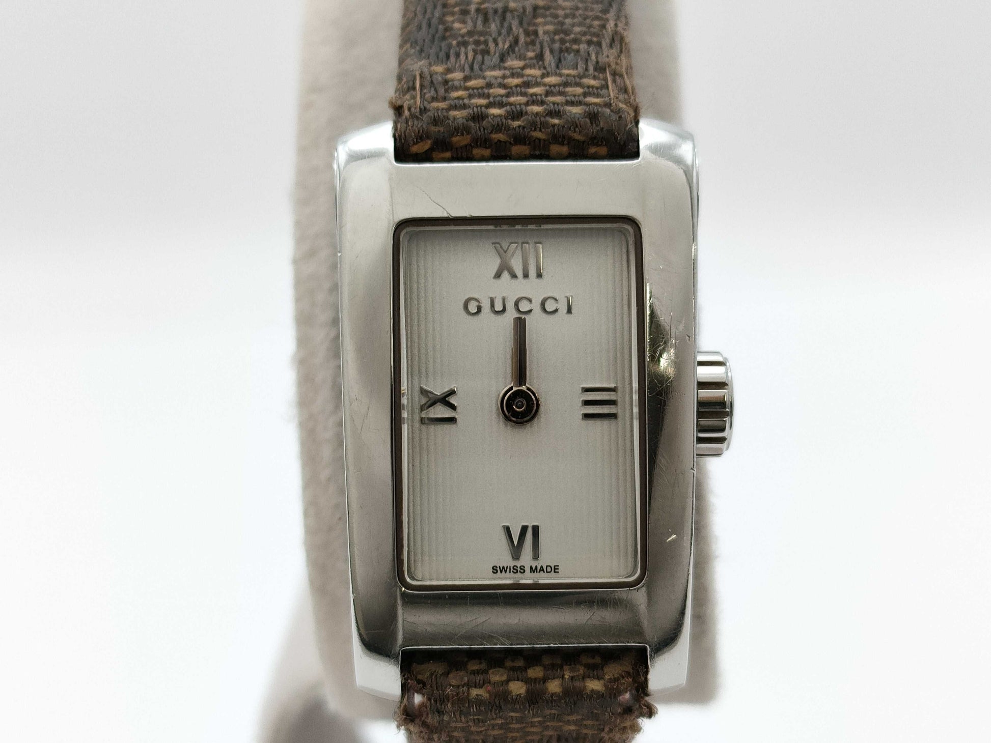 GUCCI 8600L Z6354 0011111 Quartz Women's Watch