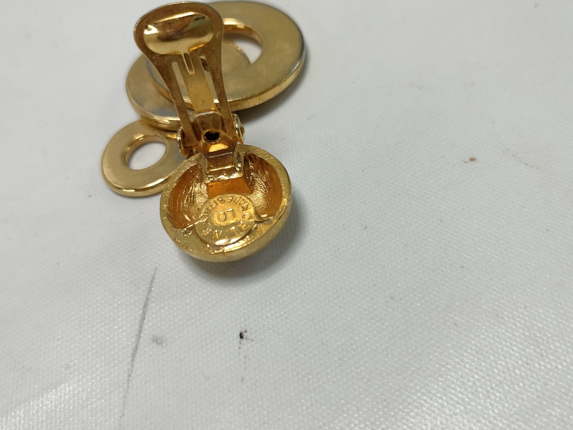 CELINE Circle Earrings