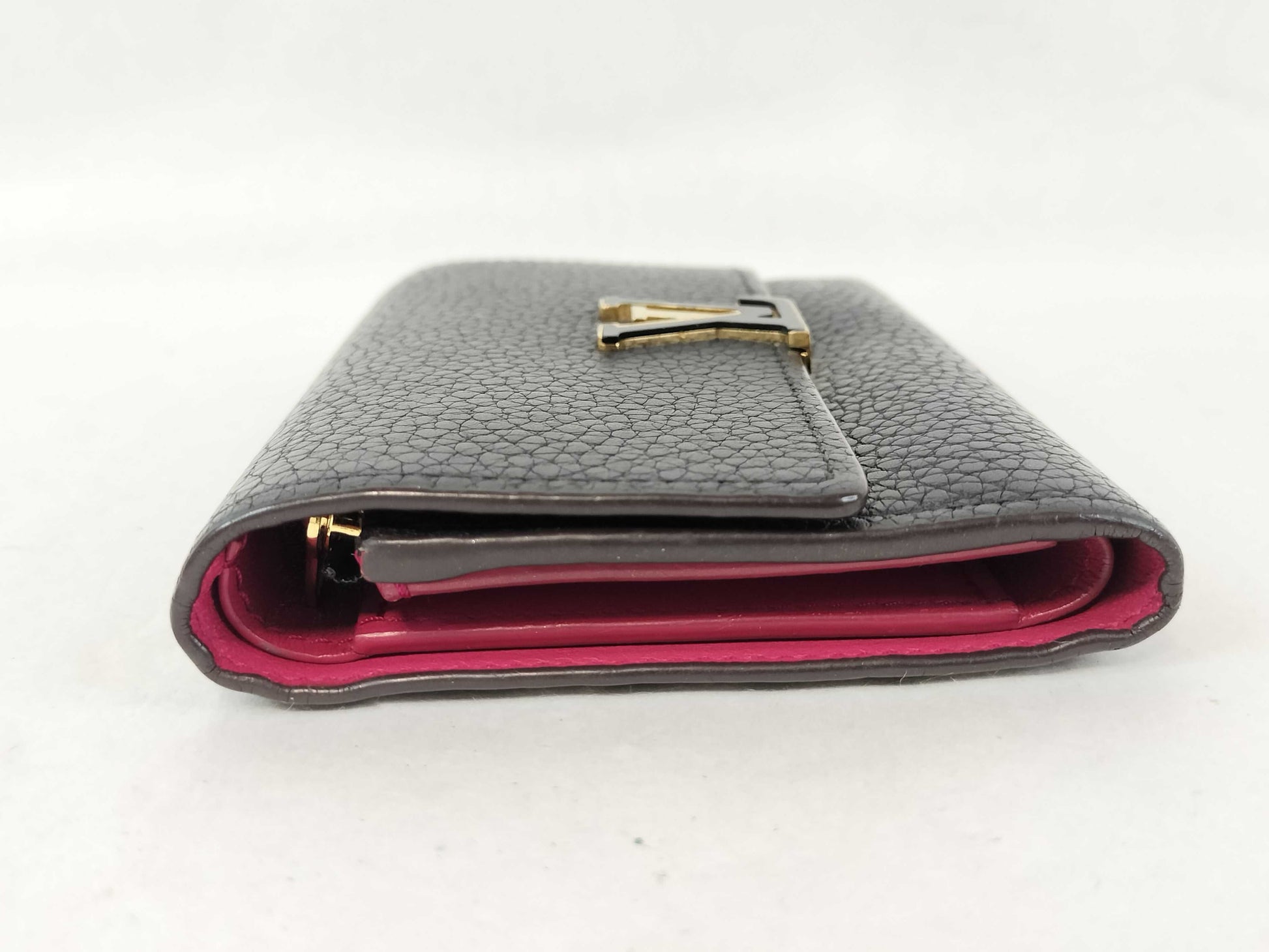 LOUIS VUITTON Taurillon Capucines Compact Wallet in Noir, Hot Pink, M62157 MI0240
