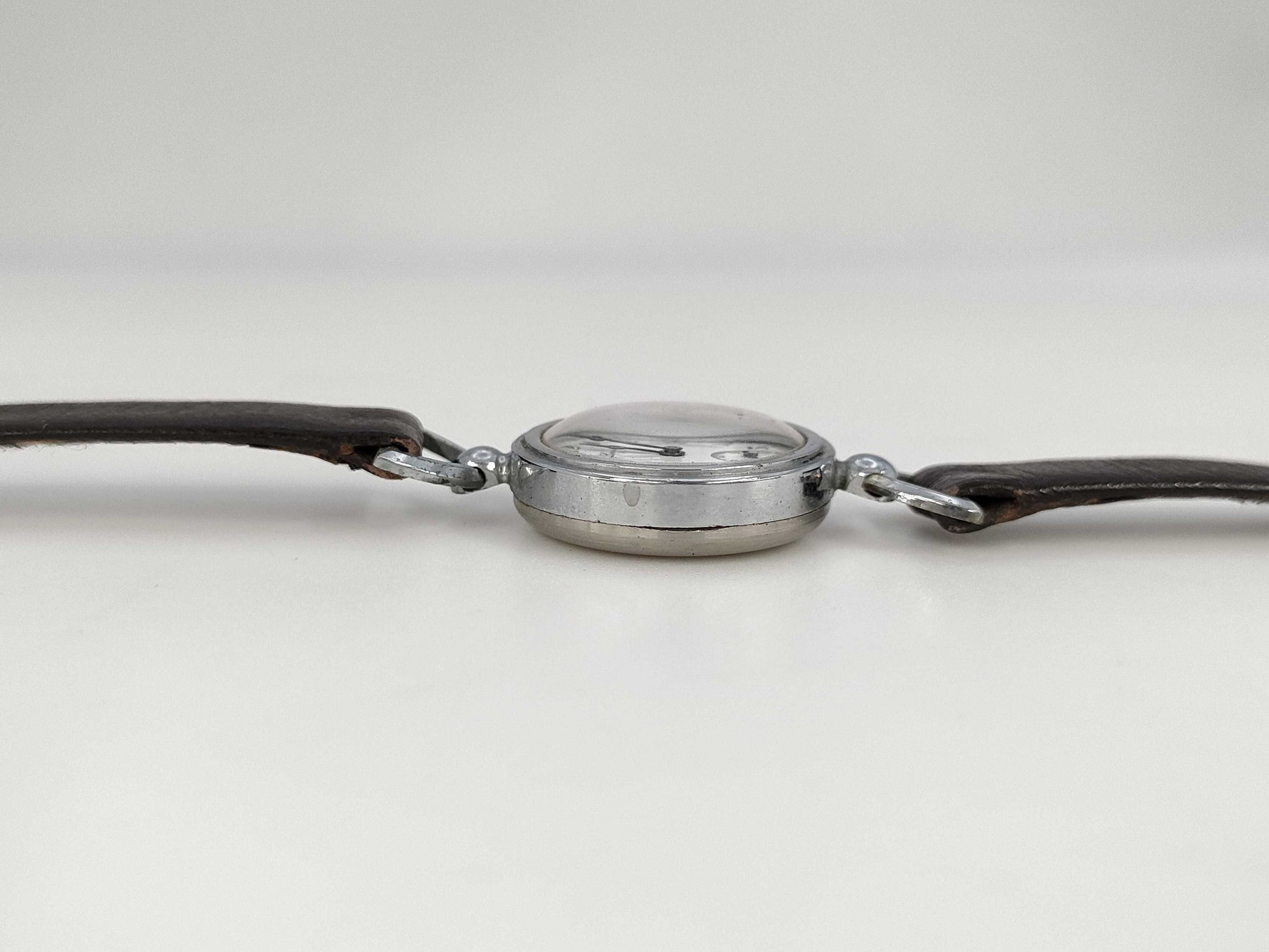 Manual winding non-moving ladies' watch