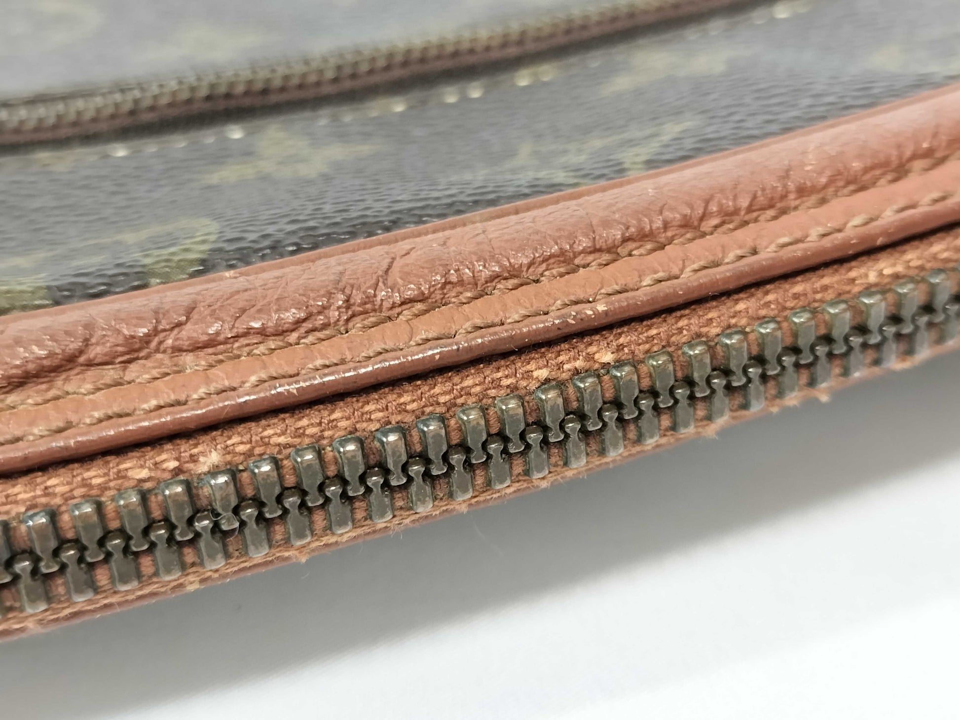 LOUIS VUITTON LV Second Bag