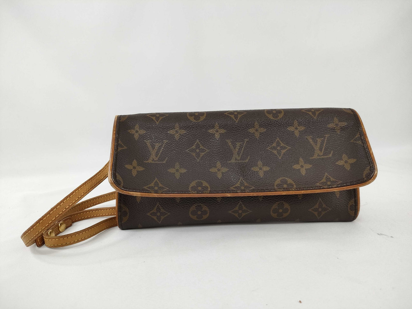 LOUIS VUITTON Monogram LV Shoulder Bag
