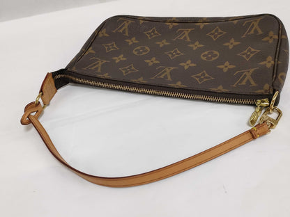 LOUIS VUITTON Monogram Pochette Accessoires M51980 Pouch