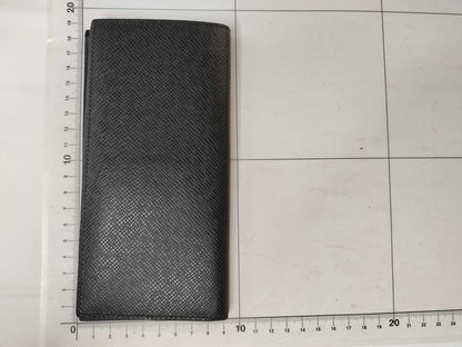 LOUIS VUITTON Taiga Portefeuille Alexandre NM M64597 Long Wallet